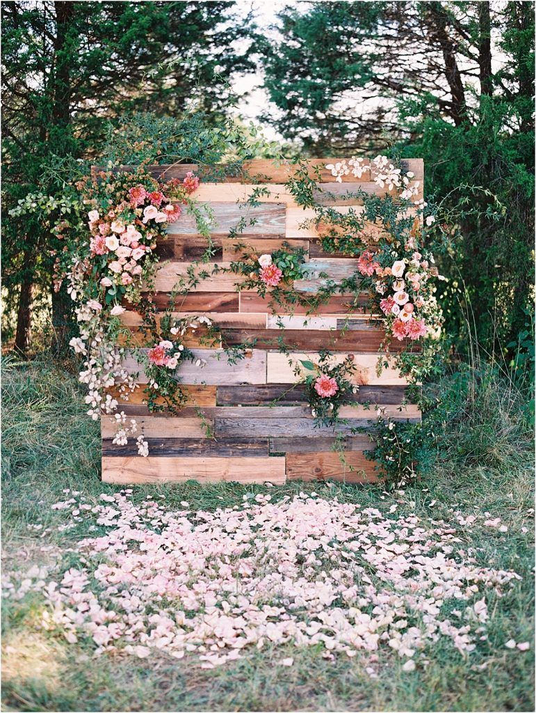 Wooden Pallet Wedding Ideas For Your Big Day