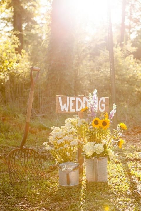 Rustic-Backyard-Wedding-Ideas